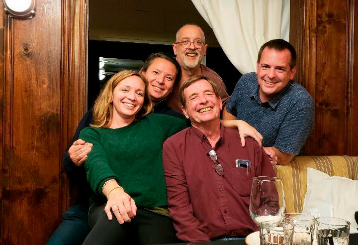 Doug Olson (Mitte vorn) war einer der zwei ersten Patienten, die eine CAR-T-Zelltherapie erhielten. Seitdem hat der Leukämie-Patient sechs Halbmarathons absolviert. / Foto: picture alliance / ASSOCIATED PRESS
