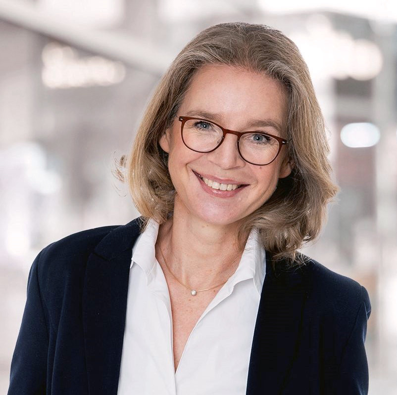 Die Apothekerin Sabine Haul ist Gast in der aktuellen Folge »PZ Nachgefragt«.  / Foto: Viandar GmbH