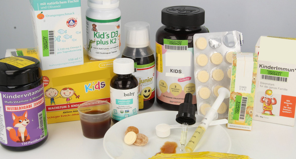 31  für Kinder ausgelobte Vitaminpräparate hat das Chemische und Veterinäruntersuchungsamts (CVUA) Karlsruhe untersucht. / Foto: CVUA Karlsruhe