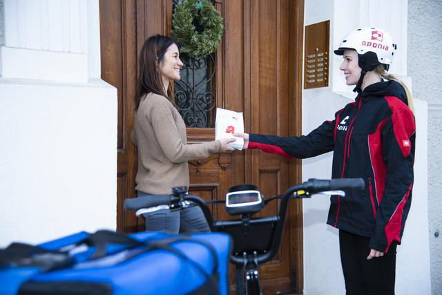 Arzneimittellieferung per Fahrrad: Der Botendienst-Anbieter Aponia war zuletzt in 15 Städten vertreten. / Foto: Sanacorp
