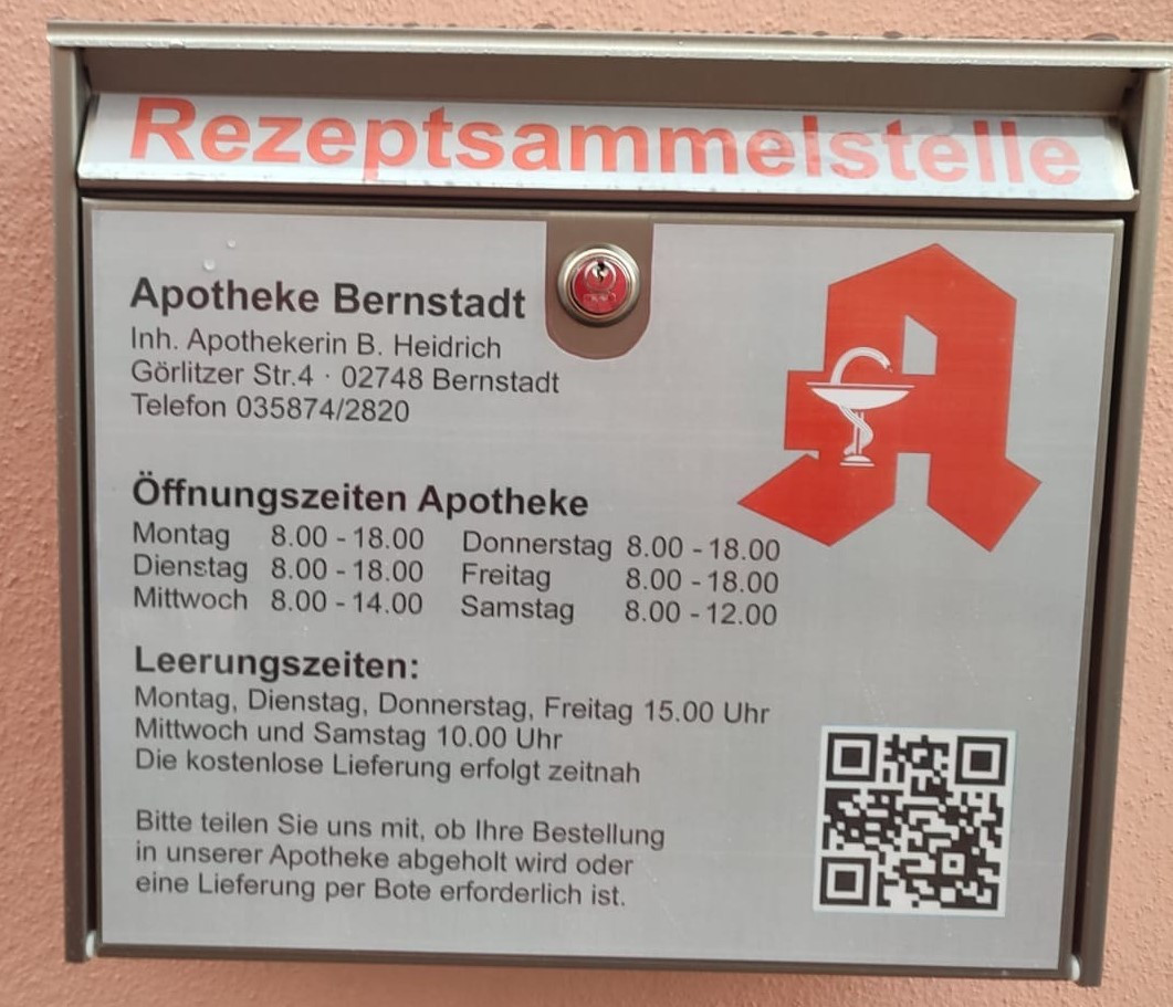 Die Rezeptsammelstelle auf dem Marktplatz von Ostritz.  / Foto: Apotheke Bernstadt / Barbara Heidrich