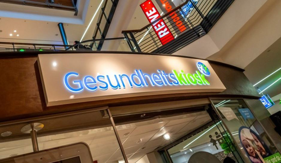 Gesundheitskiosk im Billstedter Shopping-Center: »Als Immobilienunternehmen haben wir eine soziale Verantwortung für unsere Quartiere«, heißt es von der Bruhn Living Places Management GmbH, die das Center managt.  / Foto: Unternehmensgruppe Hermann Friedrich Bruhn
