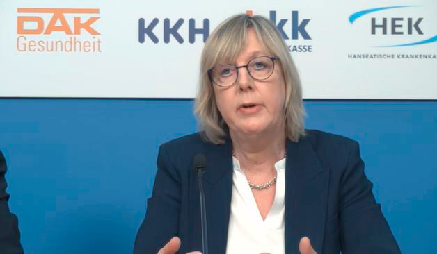 vdek-Chefin Ulrike Elsner hob hervor, dass Patientensicherheit der zentrale Aspekt einer Heilbehandlung sein sollte.   / Foto: PZ/Screenshot