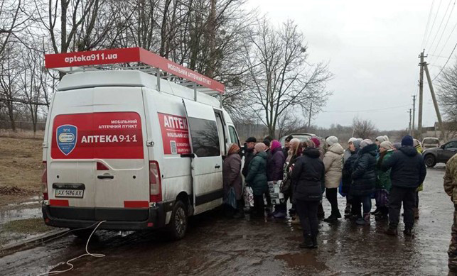 Eine mobile Apotheke in der Ukraine im Einsatz. / © Oleg Klimov/AUPC