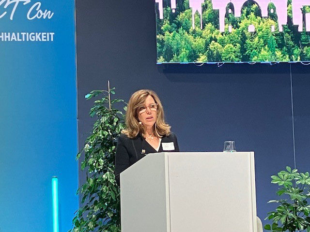 Maria Paola Chiesi, Vizevorsitzende des italienischen Pharmaunternehmens Chiesi, versteht Resilienz als Fähigkeit sich anzupassen, zu lernen und die Zukunft gemeinsam zu gestalten. / © PZ/Höhn