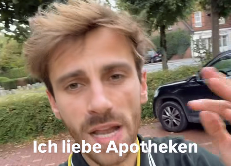 Der umstrittene Unternehmer und Influencer Fynn Kliemann teilt in seiner Instagram-Story mit, dass er Apotheken liebt. / © Screenshot vom Instagram-Account @fimbim